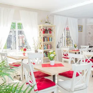 2* Hotell Marbella